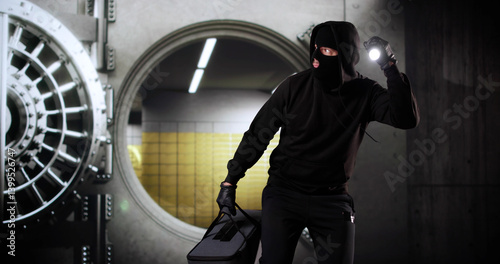 Obraz na płótnie Vault Bank Robbery By Thief w salonie