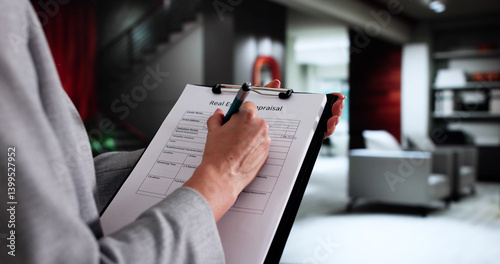 Obraz na płótnie Real Estate Agent Conducts Property Appraisal w salonie