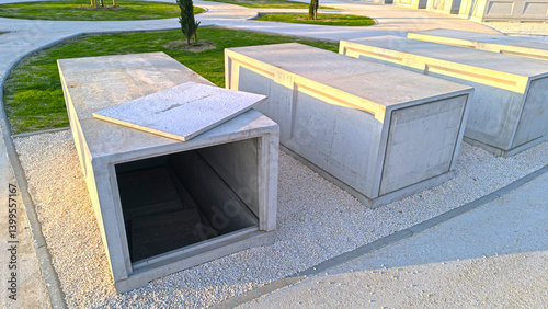 Modèle de caveaux hors sol dans un cimetière