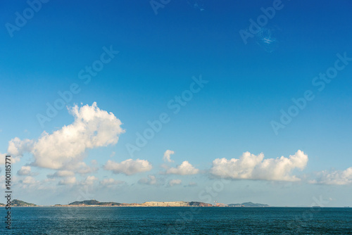 Obraz na płótnie Tranquil Seascape with Dramatic Clouds w salonie