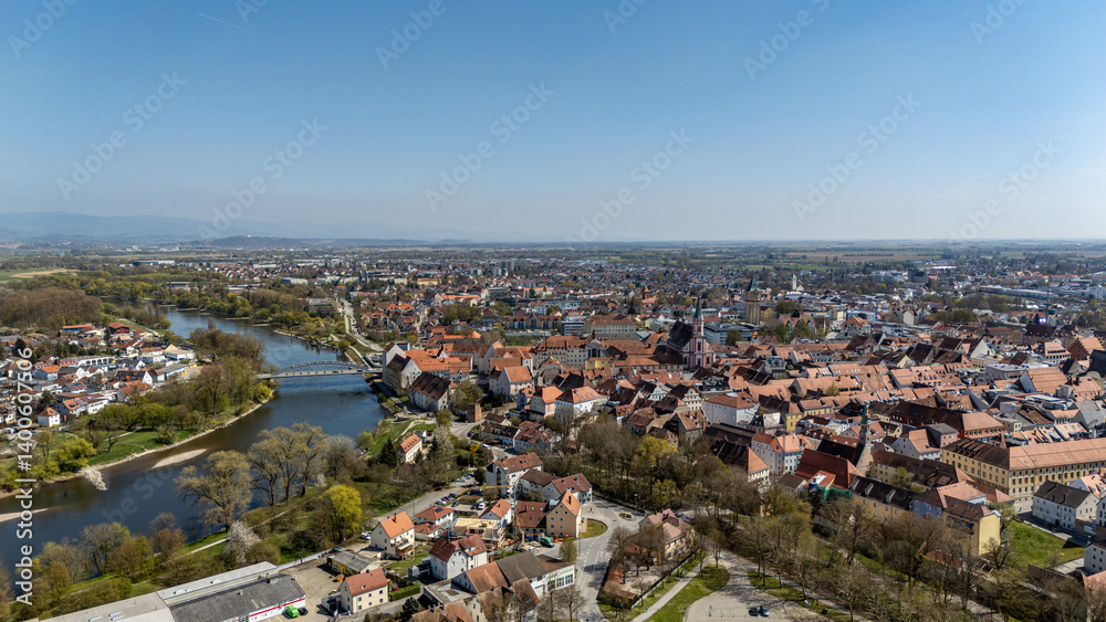 Straubing , Niederbayern, vom Volksfestplatz aus gesehen Straubing , Niederbayern, vom Volksfestplatz aus gesehen