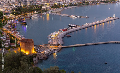 Obraz na płótnie Alanya, Turkey. Evening harbor view w salonie