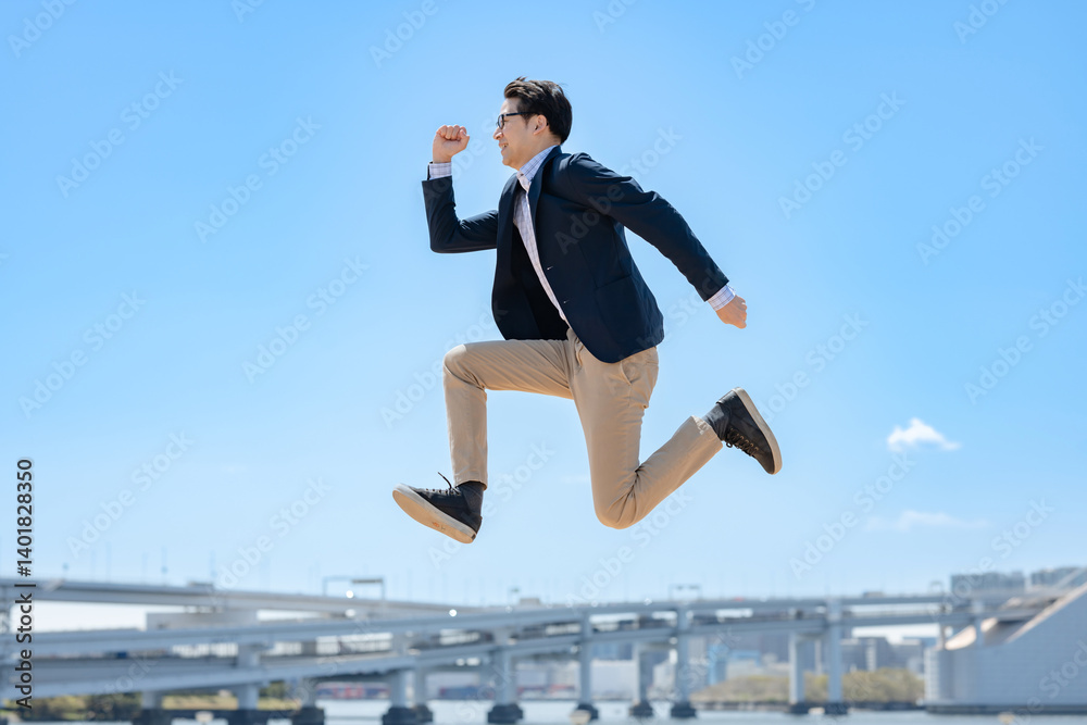 ジャンプするビジネスマン ジャンプするビジネスマン