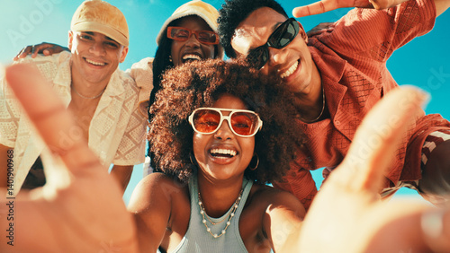 Cuadro en lienzo Smile, selfie and portrait of friends outdoor for social media, summer bonding and adventure