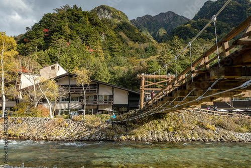 Obraz na płótnie captures the breathtaking beauty of Kamikochi, a mountainous highland valley in the Northern Japan Alps. w salonie