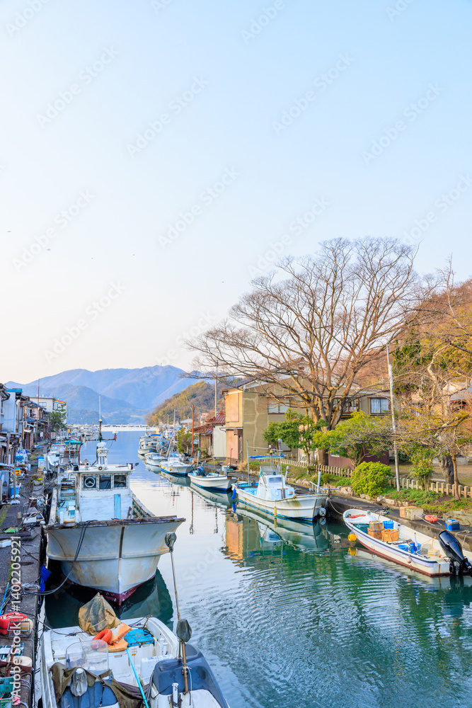 Naklejka premium 春の吉原入江 京都府舞鶴市 Yoshihara Cove in Spring. Kyoto Pref, Maizuru City.