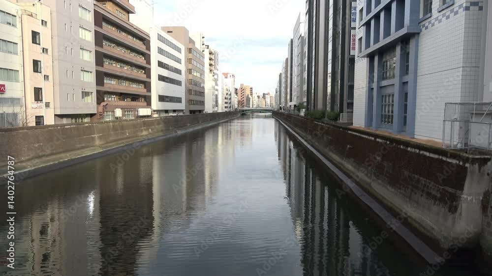 都心の川