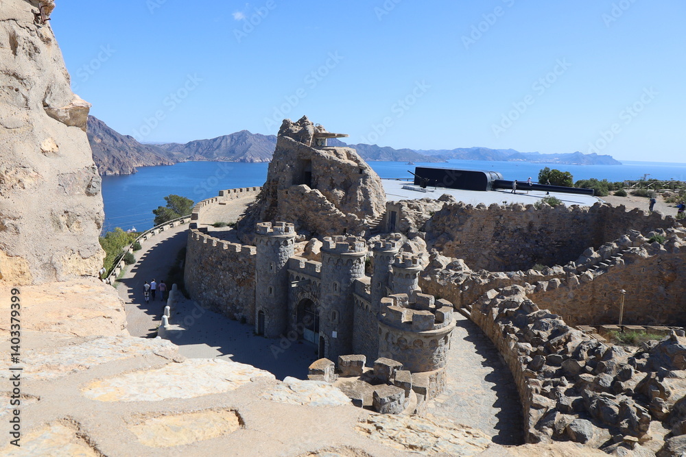 La batterie Castillitos à Cabo Tiñoso, batería de Castillitos, fort militaire, ville de Carthagène, région de la communauté autonome de la région de Murcie, Espagne
