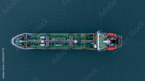 Obraz na płótnie Oil product tanker ship freight shipping oil and gas, Global business freight shipping import export logistic transportation oil product tanker ship, Sea freight oil product tanker ship. w salonie