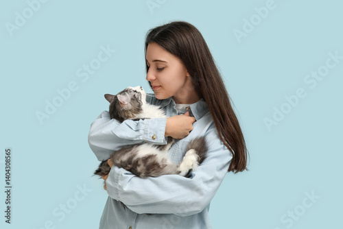 Young woman with adorable l...