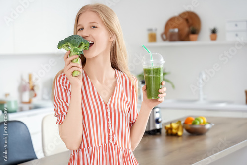 Young woman with healthy sm...