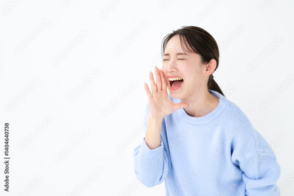 応援する女性 応援する女性