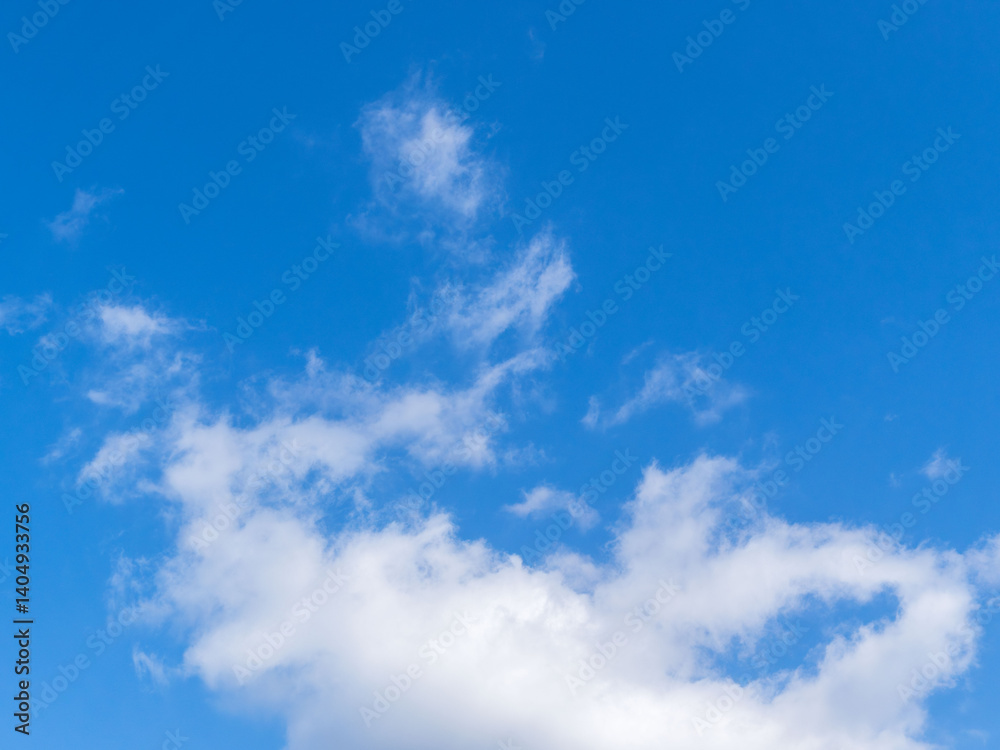 Obraz premium 春の山から 青空と雲160