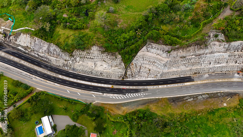 Foto aérea tomada con drone sobre la nueva vía que pertenece a la 