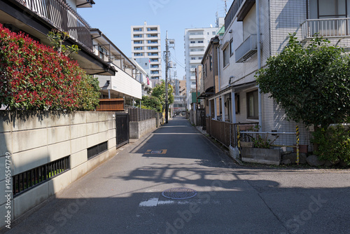 武蔵浦和の町の路地風景１
