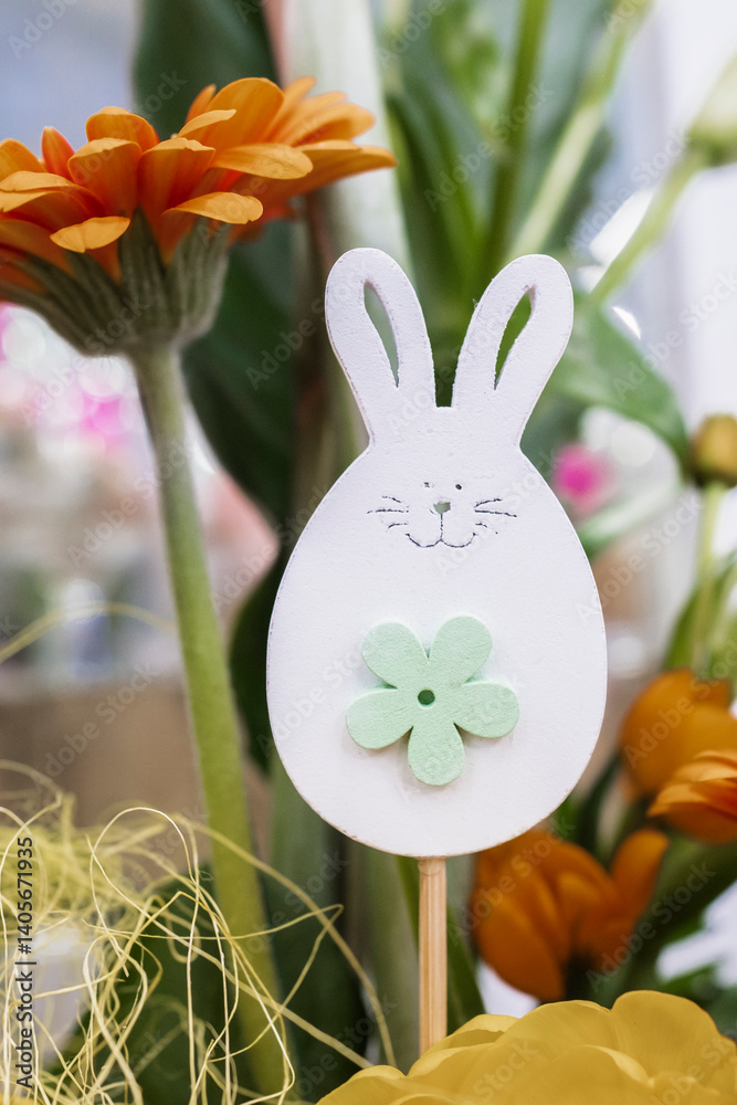 Décoration pour les fêtes de Pâques avec un petit lapin mignon