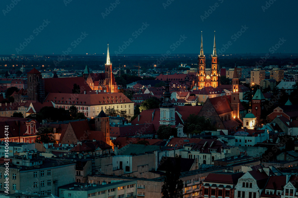 Obraz premium Night city panorama, Wroclaw, Poland.