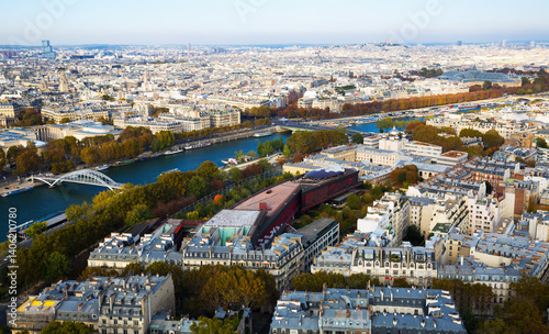Fototapeta Naklejka Na Ścianę i Meble -  Panorama of central streets and avenues of Paris on sunny day
