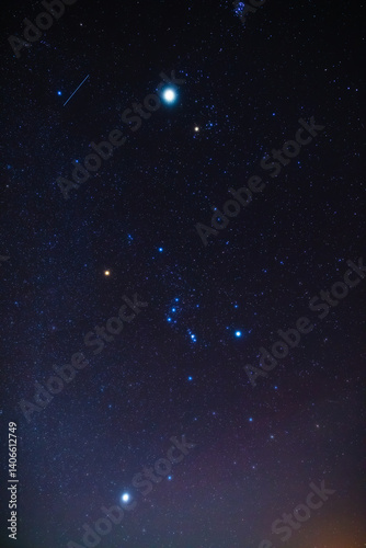 Obraz na płótnie Real Milky way stars and Orion constellation photographed with a wide angle lens from a dark countryside location. w salonie