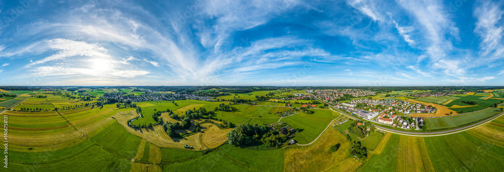Romantischer Sommerabend im schwäbischen Schmuttertal rund um Diedorf bei Augsburg