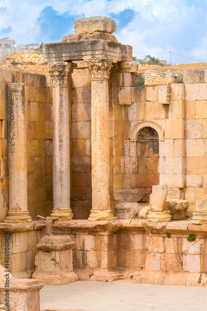 Fototapeta premium Amphitheater South Theatre in Jerash, Jordan