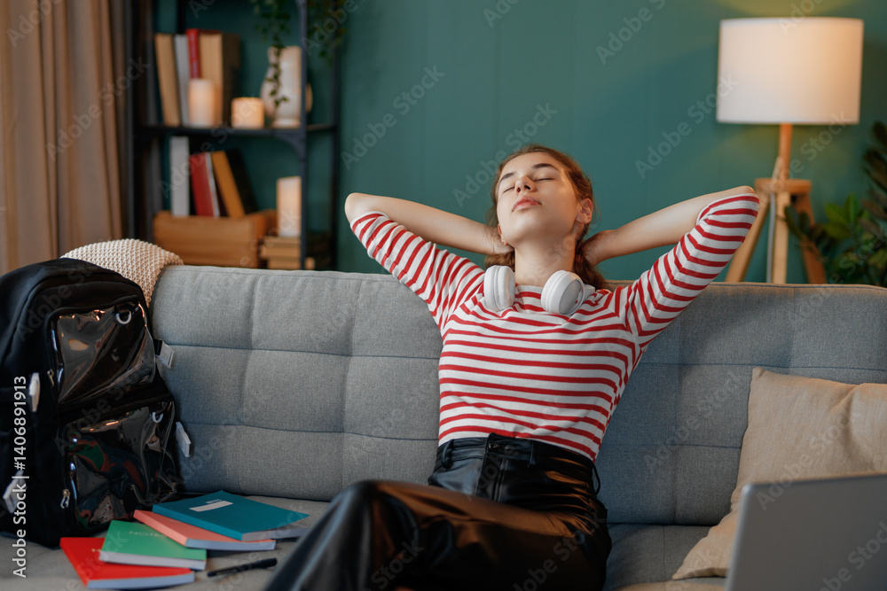Obraz premium girl is relaxing after school