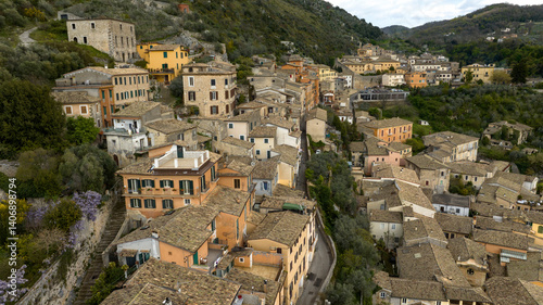 Obraz na płótnie Aerial view of houses in the town of Arpino, located in the province of Frosinone in Lazio, Italy. w salonie