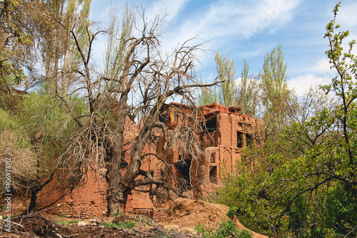 old house, vintage house, ancient home, old architecture, vintage style, Vintage home surrounded by nature’s beauty, Vintage house with timeless character, ancient architecture, rustic style