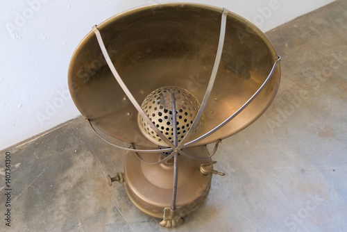 Primus pressure Copper lamp with parabolic heater shield
