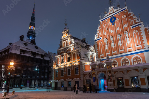 Obraz na płótnie Snowy square of Riga historic center at night, Latvia w salonie