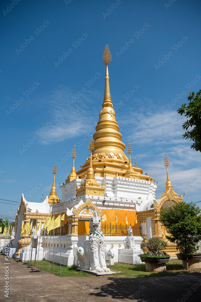 Fototapeta premium THAILAND PHRAE WAT BAN PONG THA KHAM