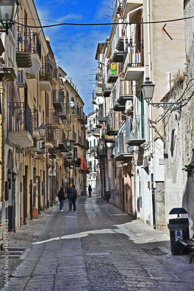 Cefalù strade, vicoli e case del centro storico - Sicilia