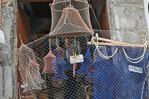 Cefalù, artigianato tipico e reti da pesca - Sicilia