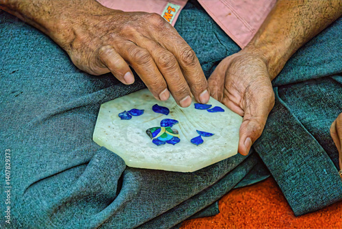 inlay craftsmen of Agra