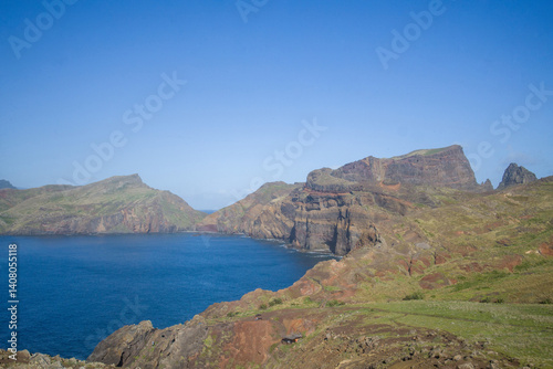 Obraz na płótnie Stunning coastal view of Madeira's Ponta de Sao Lourenco showcasing cliffs, ocean, and skies in a serene natural setting w salonie
