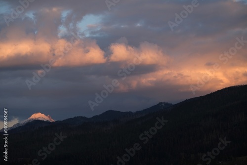 Obraz na płótnie Panorama of Tatras mountains in sunset scenery from viewpoint Antalowka, Zakopane, Poland w salonie