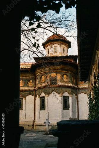Obraz na płótnie Exteriors Of Stavropoleos Monastery in Romania w salonie