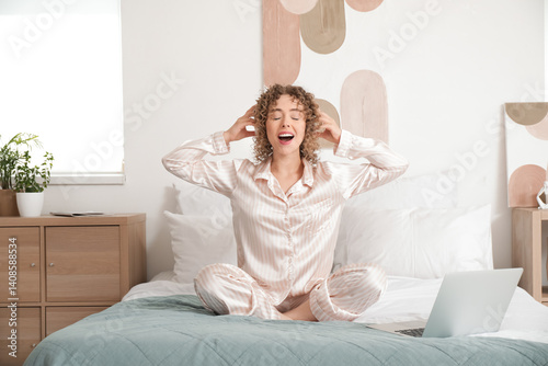 Young woman with headphones...