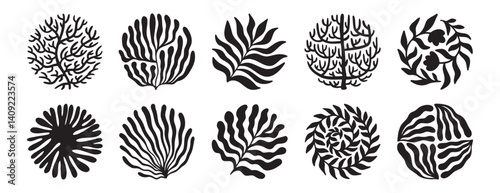 Round organic flower elements set. Trendy circle floral coral shapes and wavy curves. groovy outlines and naive art blossom boho decor