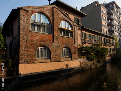 Obraz na płótnie Old buildings along the canal Martesana at Milan, Italy w salonie