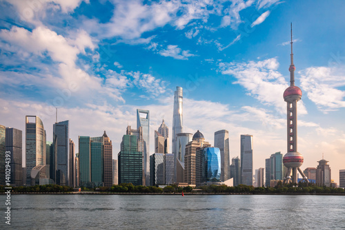 Fototapeta Naklejka Na Ścianę i Meble -  Shanghai city skyline with modern buildings, China