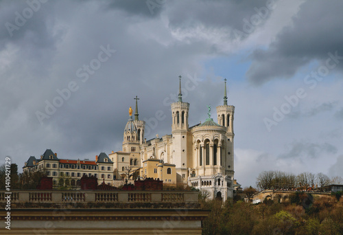 Obraz na płótnie Basilica of Notre-Dame-de-Fourvière and chapel of Saint-Thomas-Sainte-Marie. Lyon, France w salonie