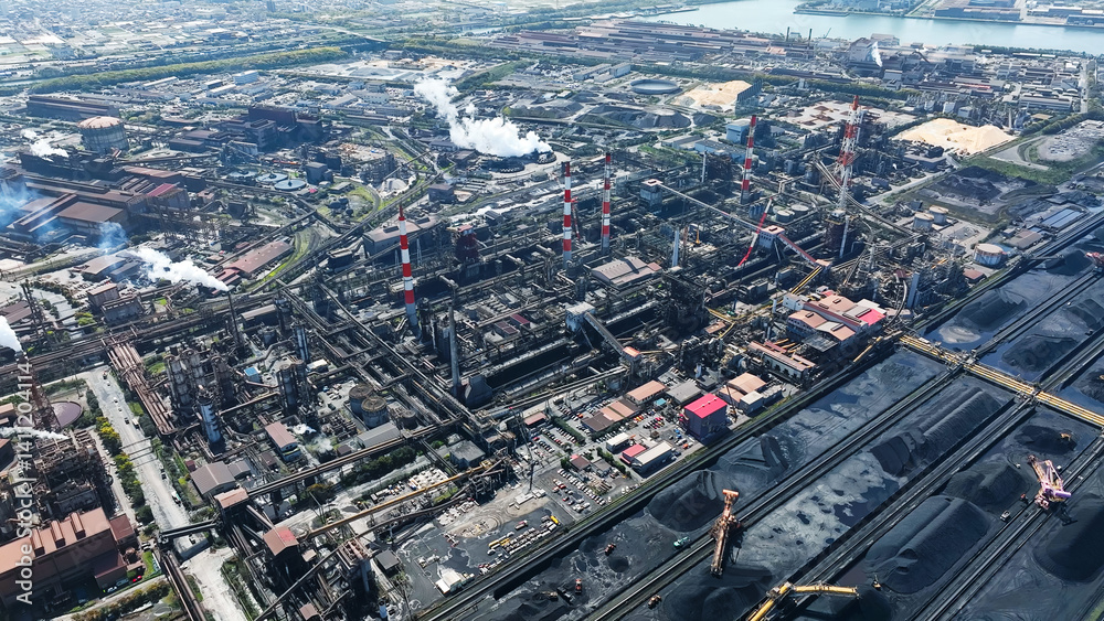 Fototapeta premium 工業地帯の風景空撮
