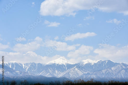 春の信州の絶景　残雪残る北アルプス