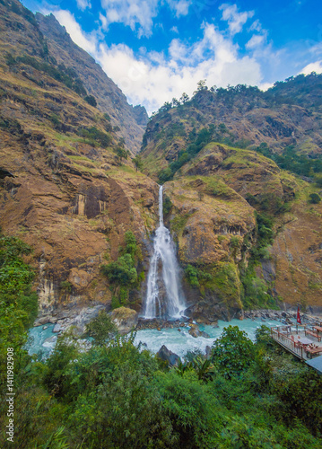 Obraz na płótnie Himalayas, Nepal - The famous hiking on the roof of the world called Annapurna Circuit in the Himalaya range mountain, with little village, buddhist stupa and mountains of 8000 meters. w salonie