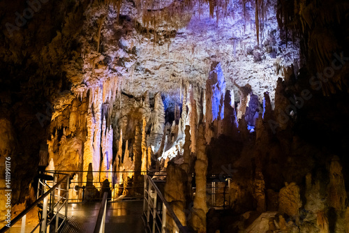 Obraz na płótnie Underground limestone cave in Japanese Okinawa world park w salonie