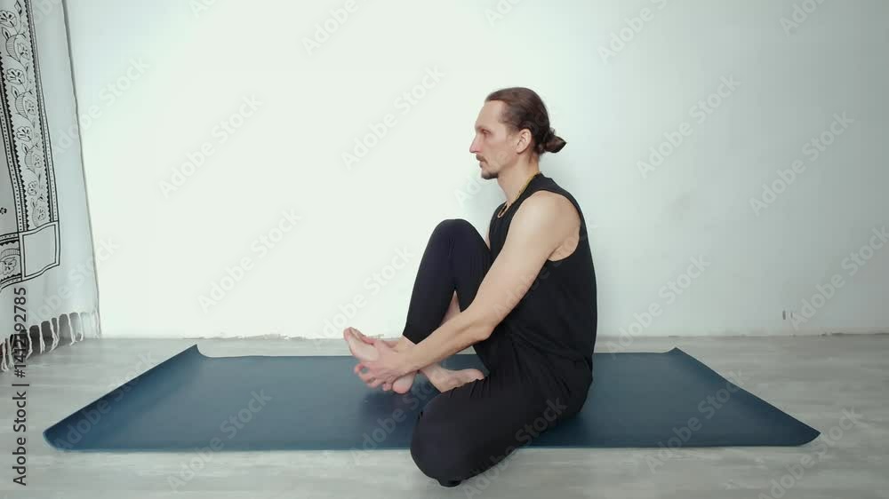 Explore a variety of dynamic yoga stretches that enhance flexibility and core strength in this engaging and inclusive routine, which is suitable for all skill levels and diverse abilities