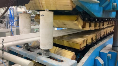 skirting board conveyor