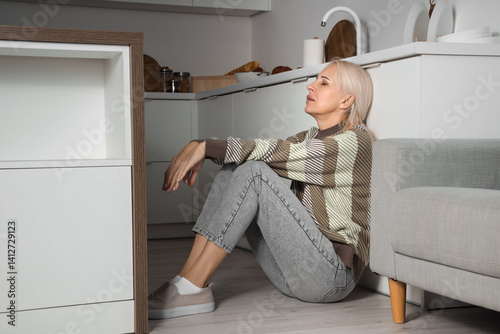 Mature woman having panic a...