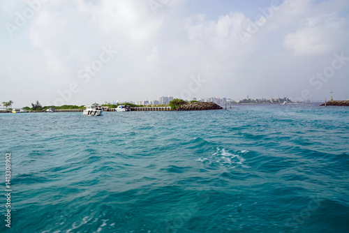 Obraz na płótnie male harbor on the maldives w salonie